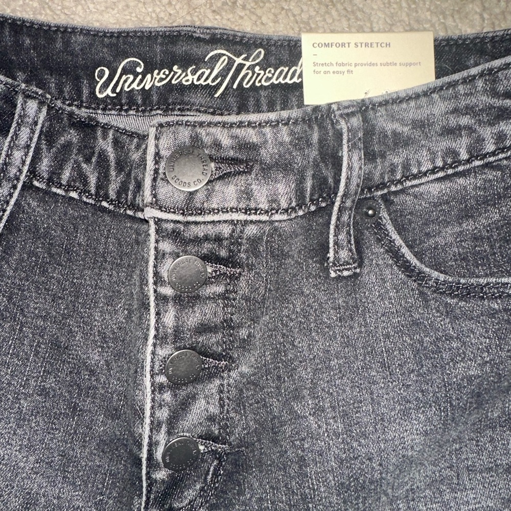 Universal Thread shorts - Picture 3 of 4